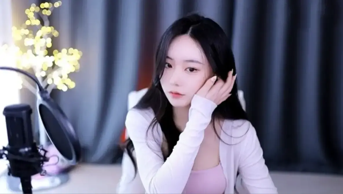 《糖心少女Vlog唐伯虎系列全纪录》—1080P身材写真+高能幕后花絮免下载观看—珍藏版免费获取 糖心少女Vlog唐伯虎特辑高清放送