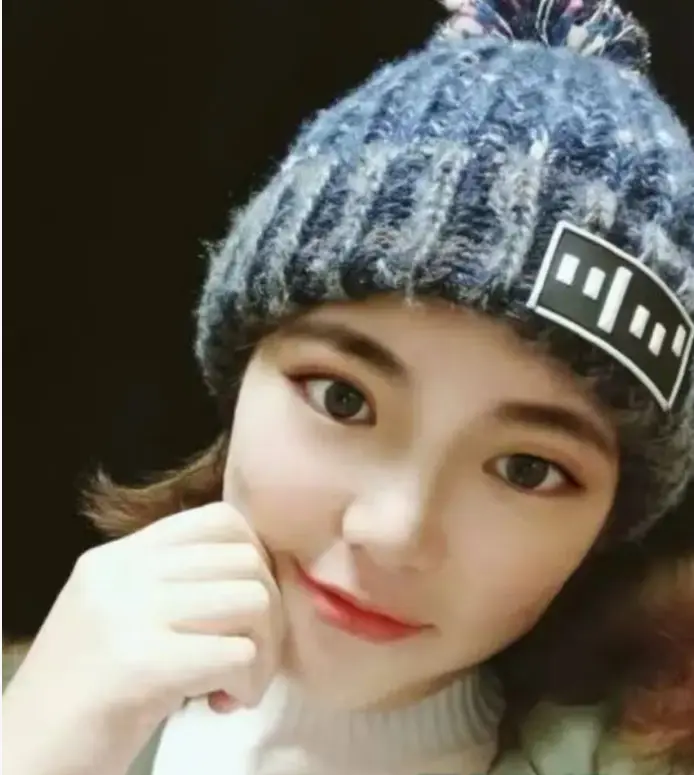 女法官刘亚格成时间管理大师引发关注，豪车名表展现财富，反差女强人形象令人惊叹，女法官刘亚格事件大起底