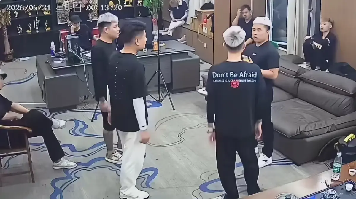 免费看《陈虎任荣少冲突后续》，陈虎任荣少冲突后续剧情全揭秘，全过程视频高清在线播放-夸克网盘提取