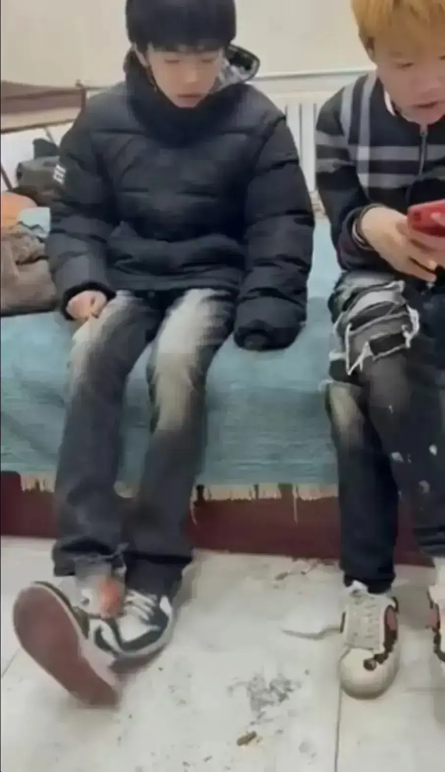 《轻奢二人组事件相关视频》